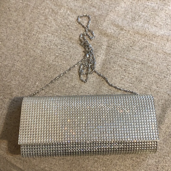 Sparkly sliver clutch - Picture 5 of 5